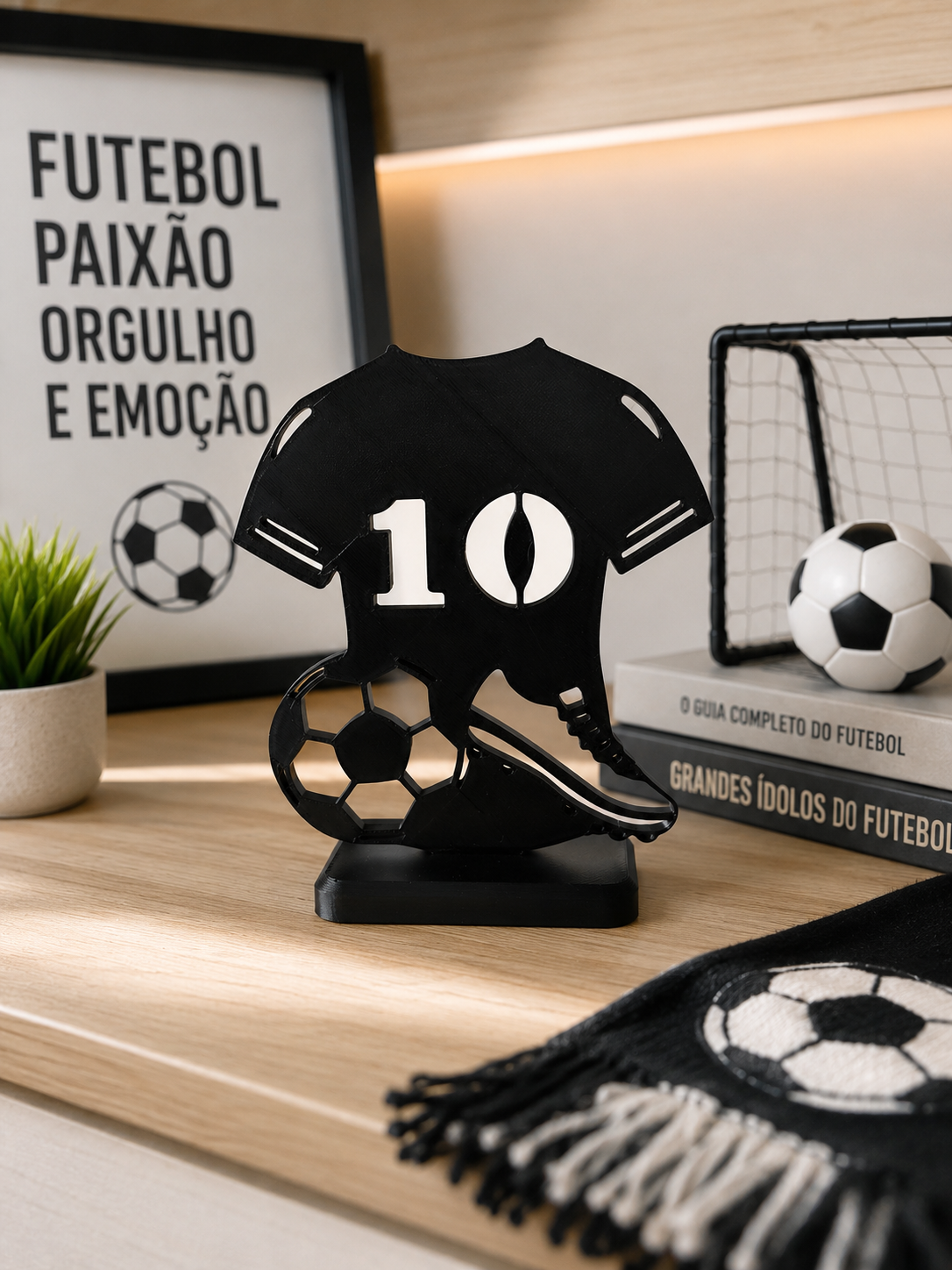 Escultura de Futebol Camisa e Chuteira Copa do Mundo